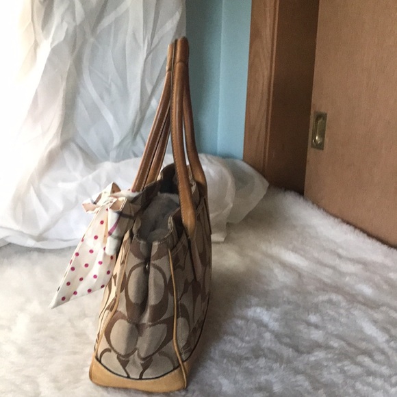 COACH Madeline 12463 tan Signature fabric satchel - Picture 4 of 17